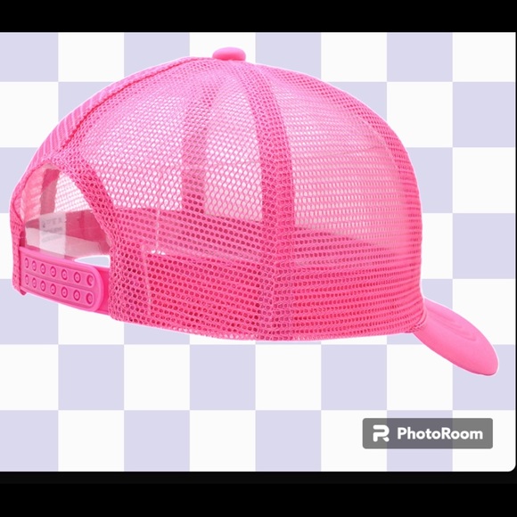 Barbie hat new adult size - Picture 3 of 3